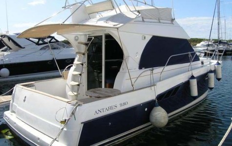Beneteau_Antares_9 (2)
