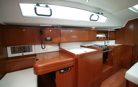 beneteau-oceanis-40 (2)
