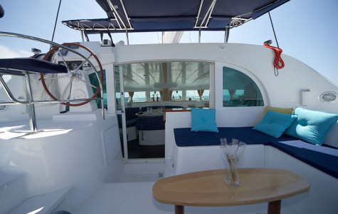 lagoon_380_premium (12)