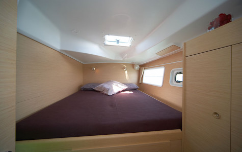 lagoon_380_premium (8)