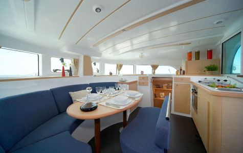 lagoon_380_premium (9)