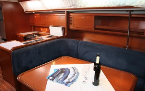 grand_soleil_46.3_salon2